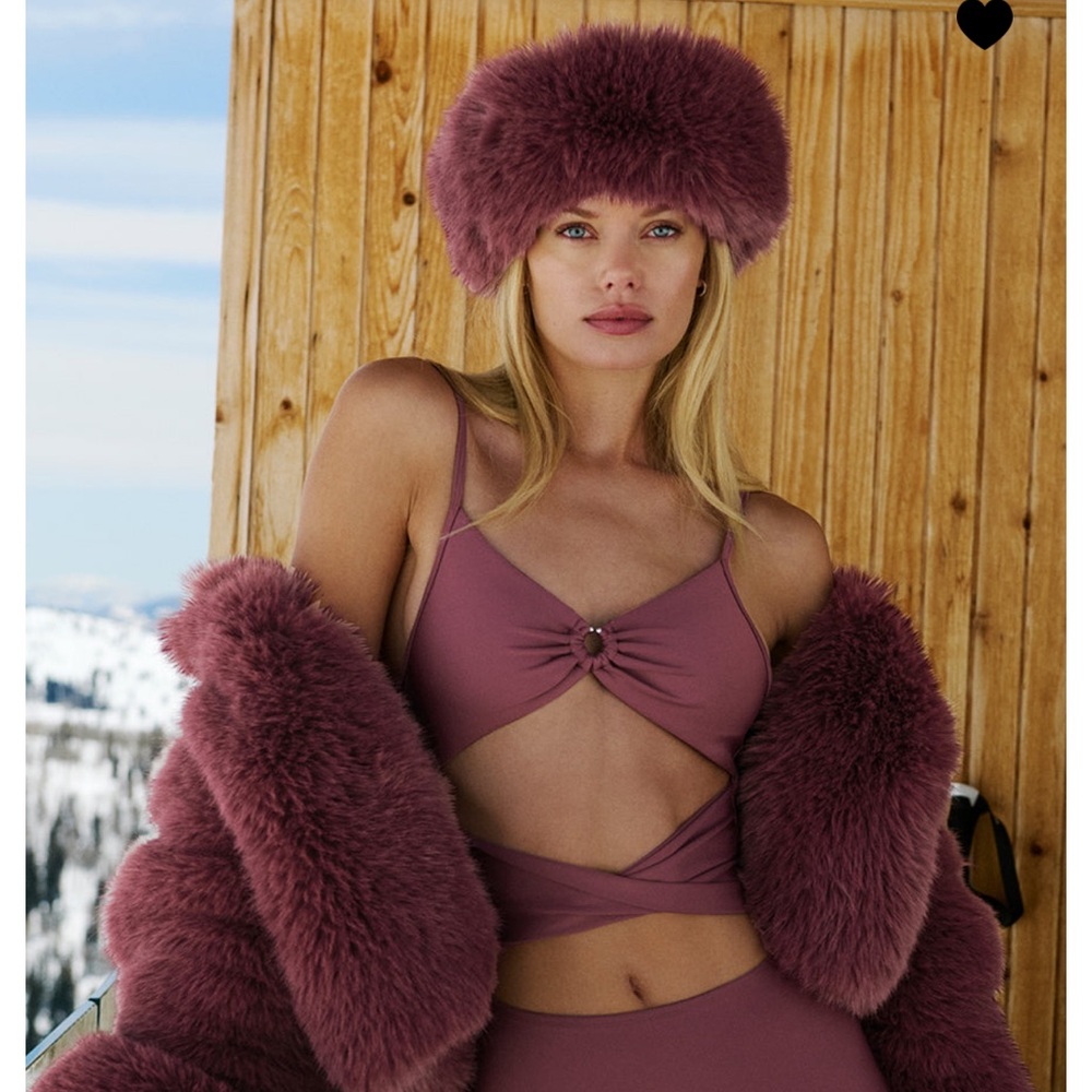 ALO Yoga Opulent faux fur burgundy truffle wintersun headband nwot $118